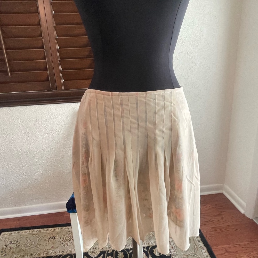 Layered Cream skirt with floral underslip. Make by Anthropologie RYU Size L